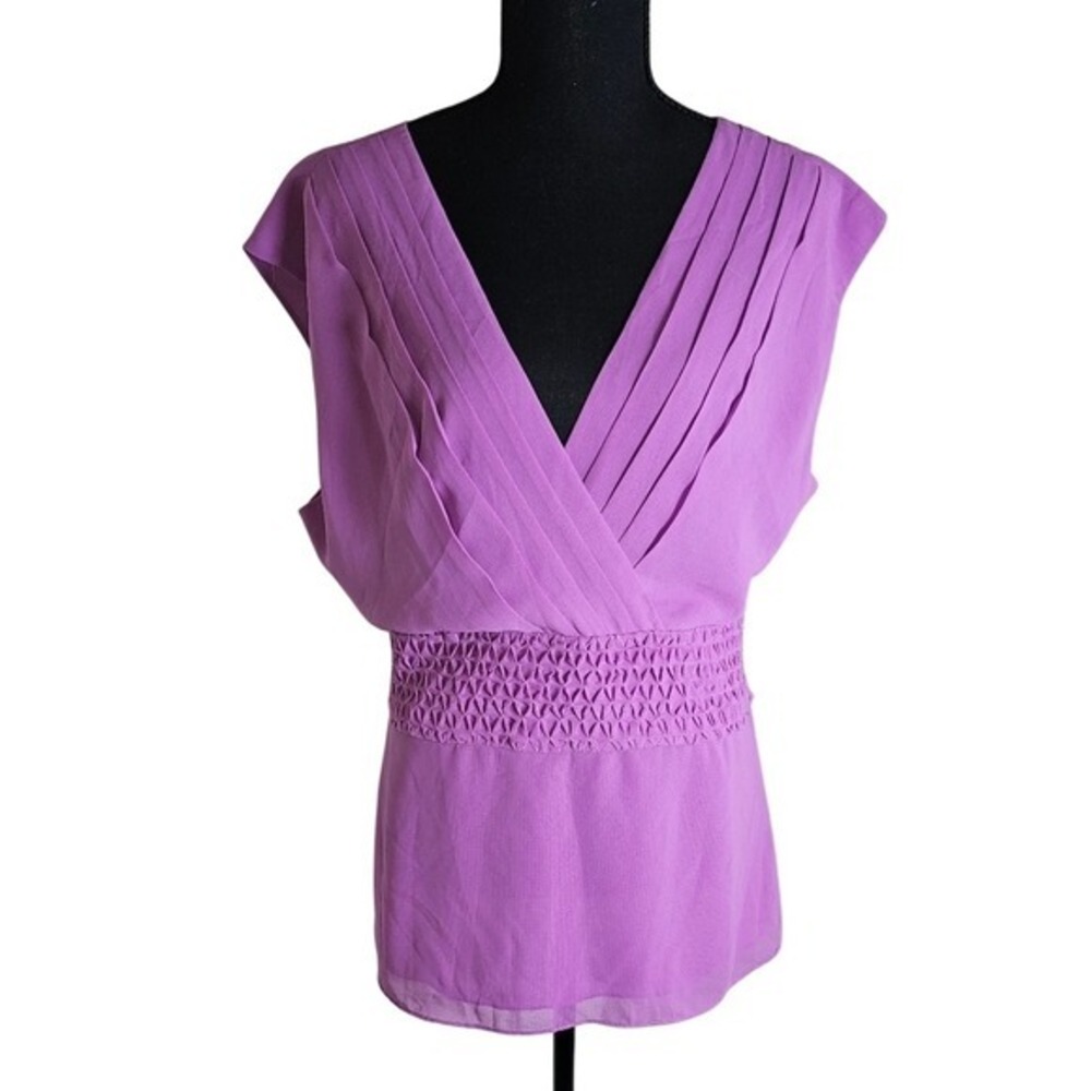 Banana Republic Size 12 V-neck Rushed, pleated Blouse Bright Lavender - Picture 5 of 12